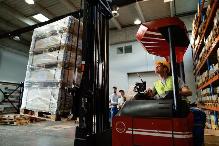 Lifting Equipment Guide With Modern Handling Technology and Workplace Safety Solutions